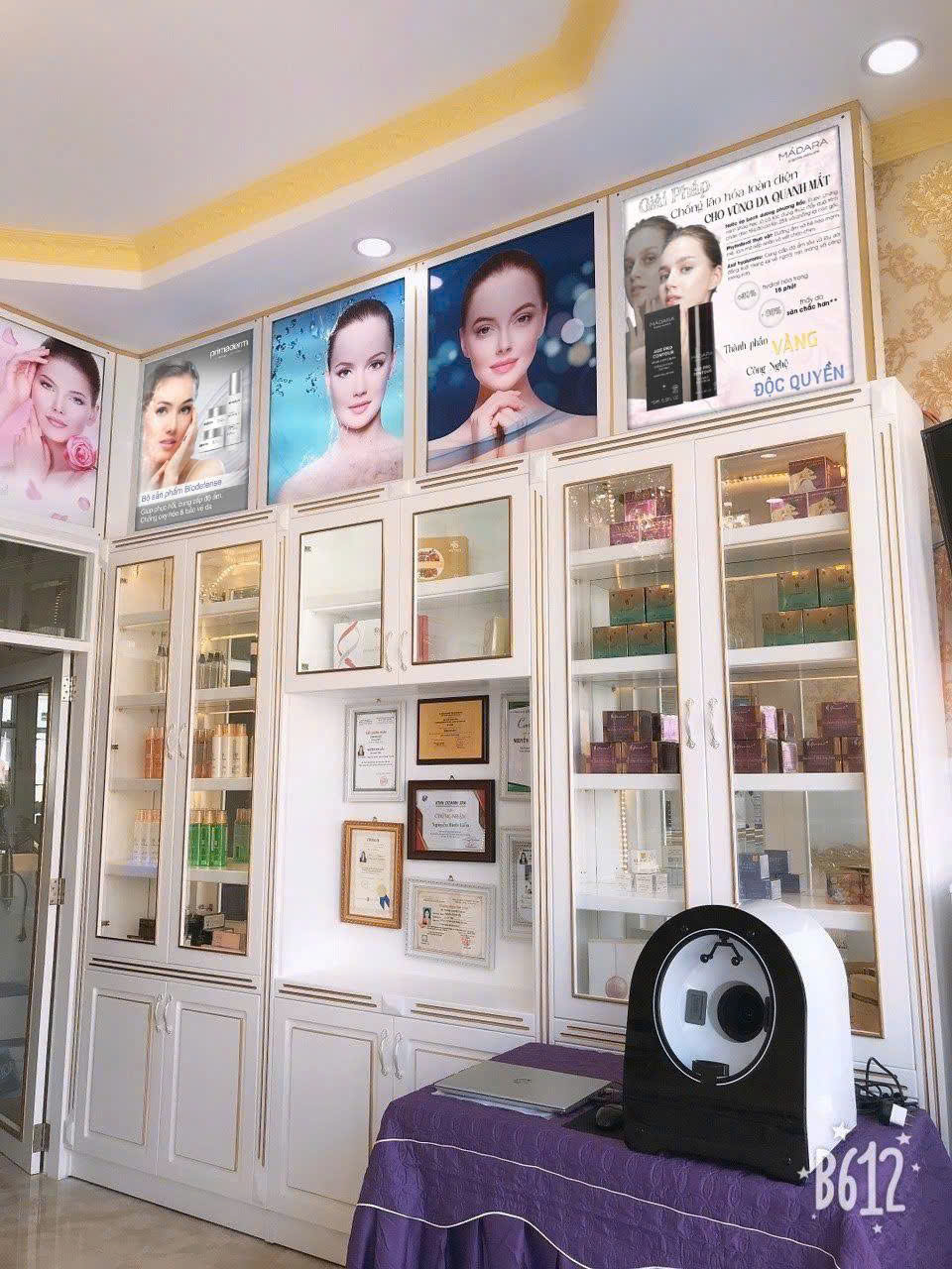 tranh ảnh tủ kệ cho spa 